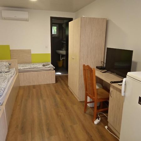 Tiszaliget Apartman Es Szallo Солнок Екстериор снимка