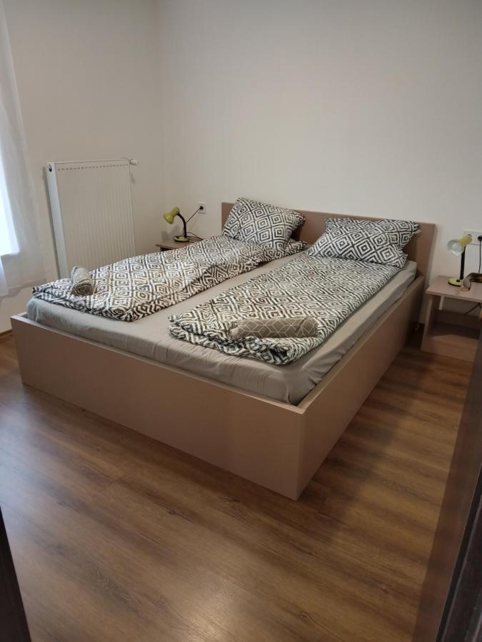 Tiszaliget Apartman Es Szallo Солнок Екстериор снимка