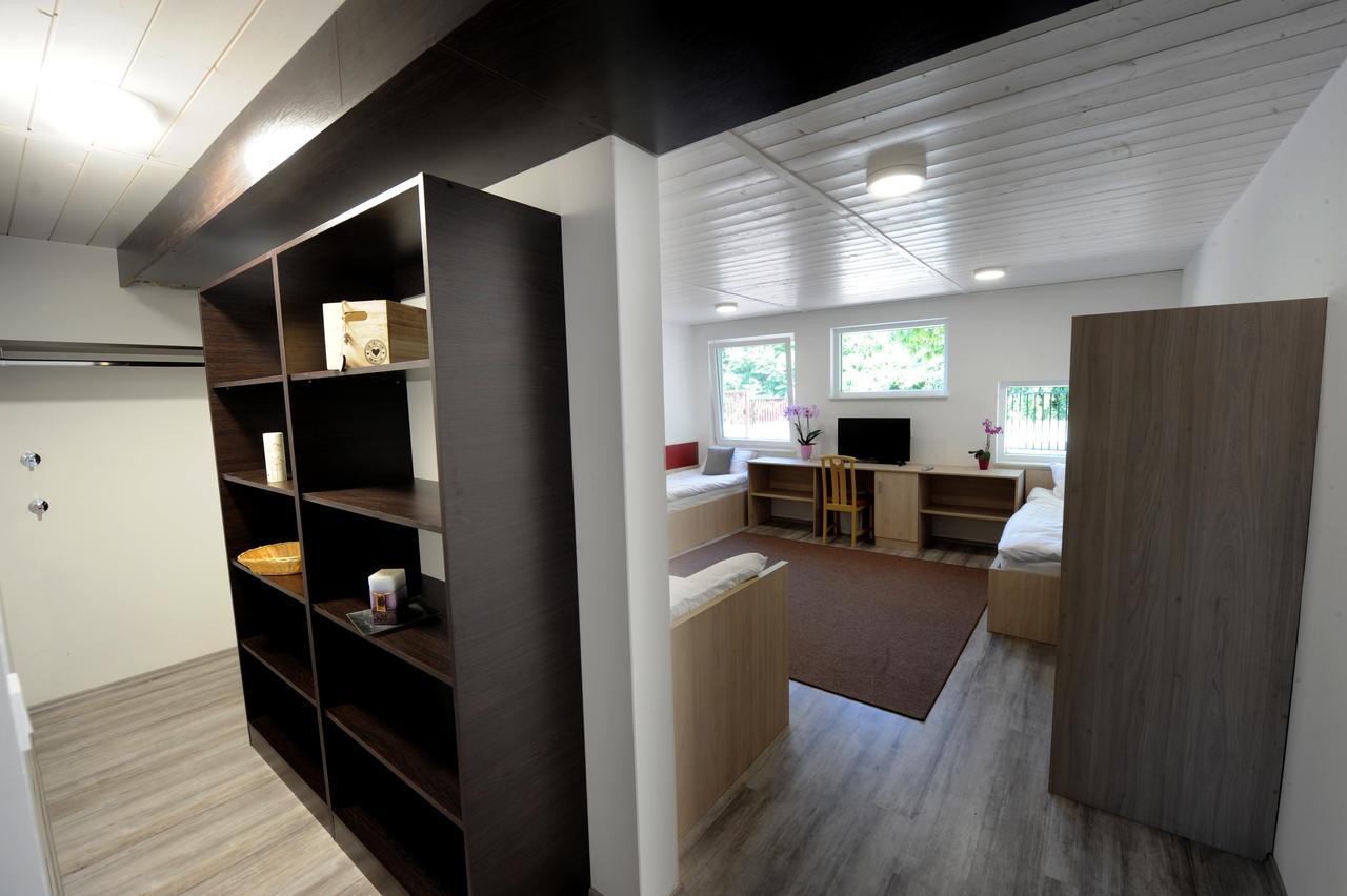 Tiszaliget Apartman Es Szallo Солнок Екстериор снимка