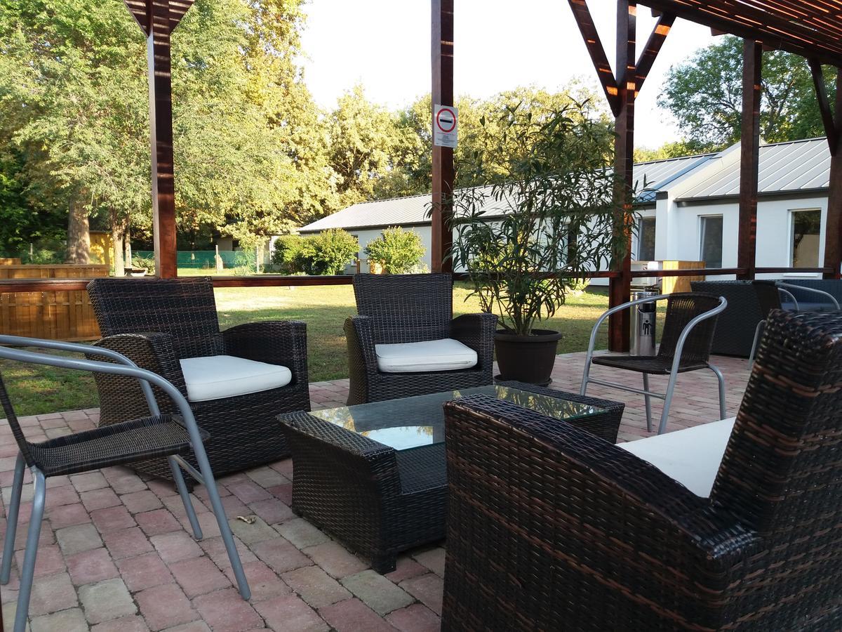 Tiszaliget Apartman Es Szallo Солнок Екстериор снимка