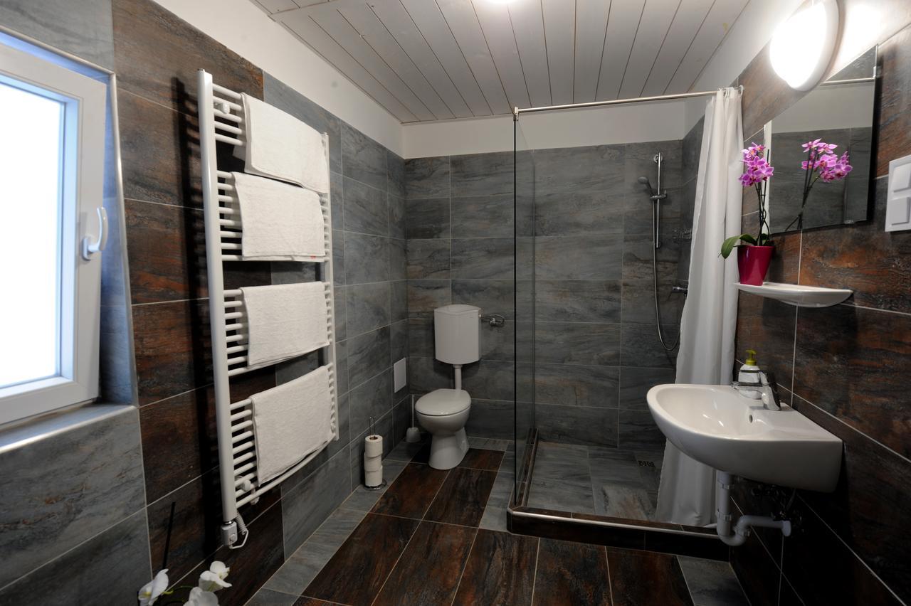 Tiszaliget Apartman Es Szallo Солнок Екстериор снимка