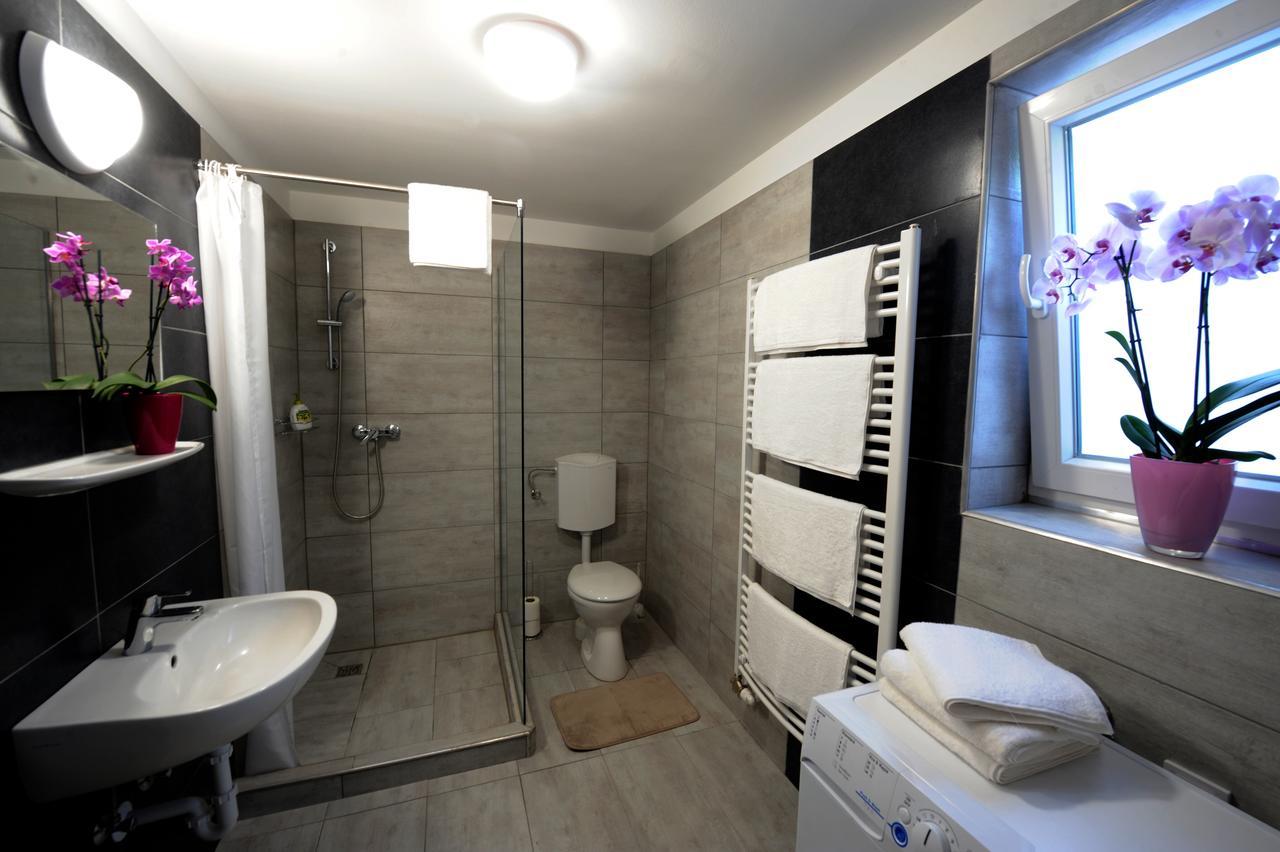Tiszaliget Apartman Es Szallo Солнок Екстериор снимка
